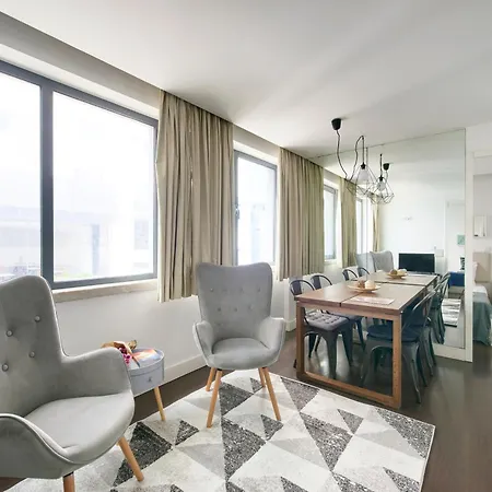 Modern Marques Daire *